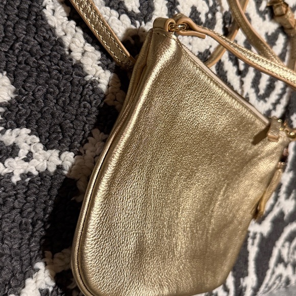 Lilly Pulitzer Gold Crossbody Bag - Picture 6 of 11